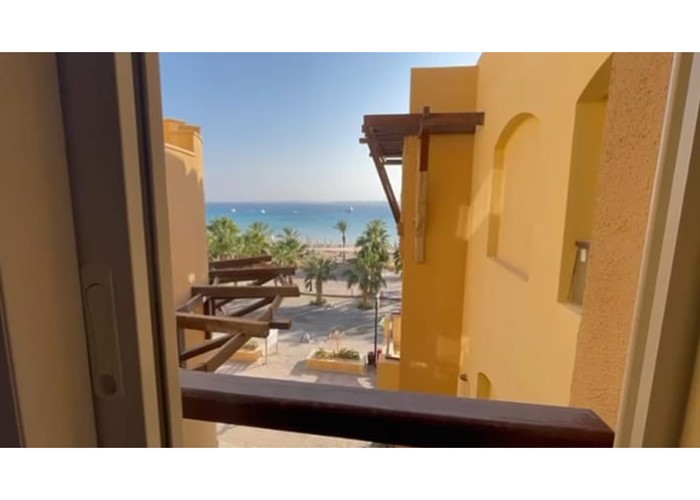 Fully furnished apartment with sea view - 4